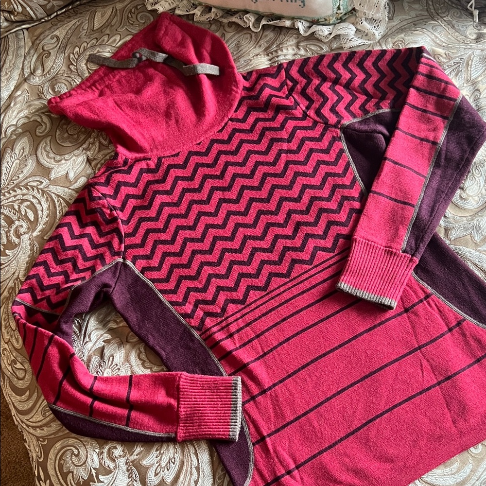 Smartwool Pink and Purple Chevron Women's Sweater EUC
